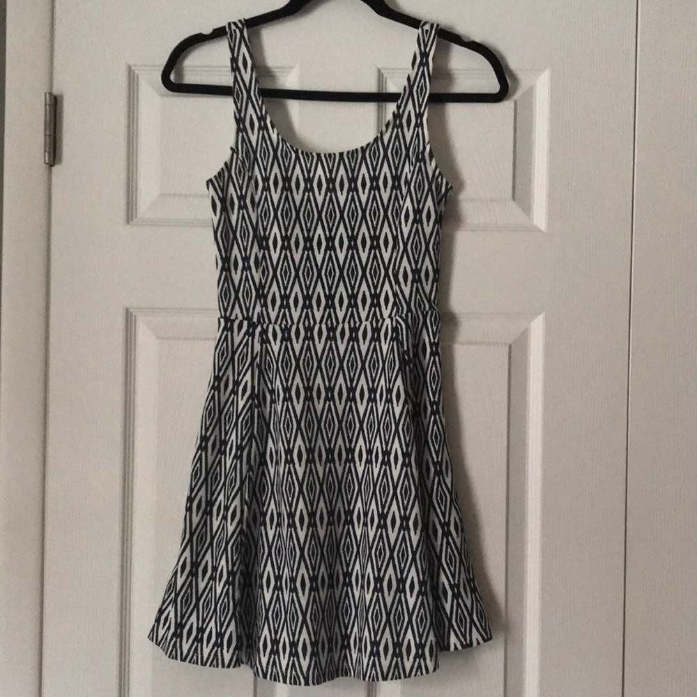 🛍️3/$10❗️Divided Sleeveless summer dress size 4 #64